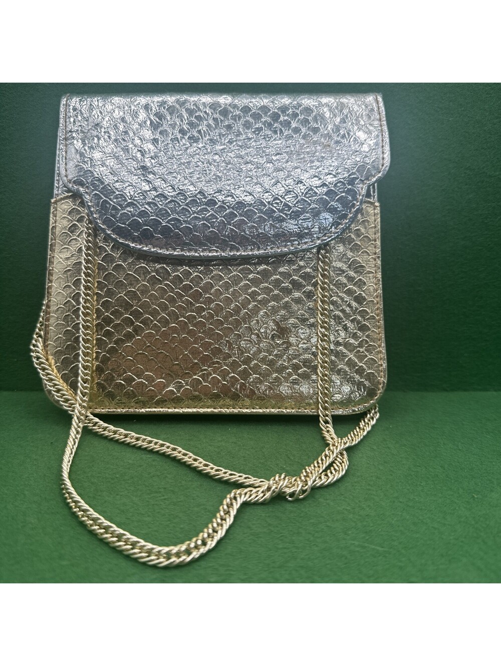 Vintage Hollywood Regency Gold Snakeskin Style Purse Hong Kong Chain Bag Purse